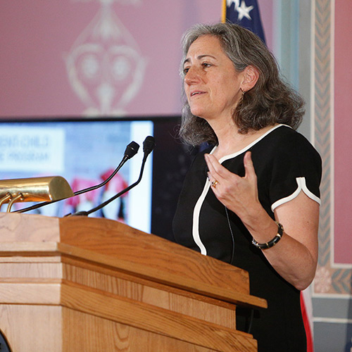 Sarah Walzer presents details about the Parent-Child Home Program, winner of the 2016 Library of Congress Literacy Awards American Prize.